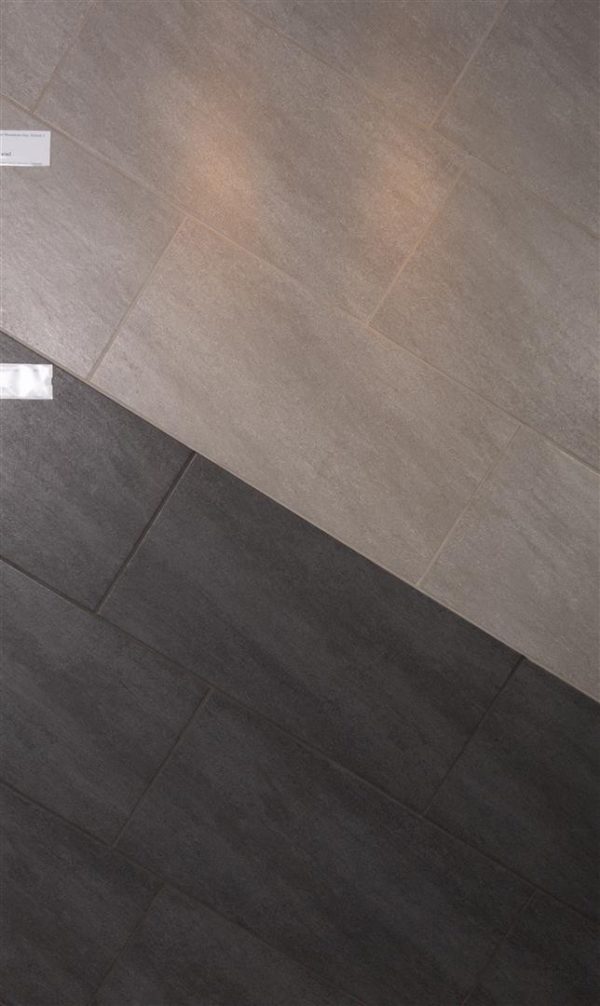 E.K. Moonstone Grey-Black